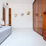 Bright Apartment Near The Sea With Parking